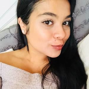 Meet your Posher, Daniela